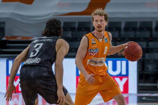 和球员工资 和球员工资